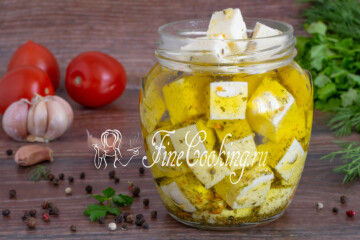 Адыгейский сыр с чесноком в масле