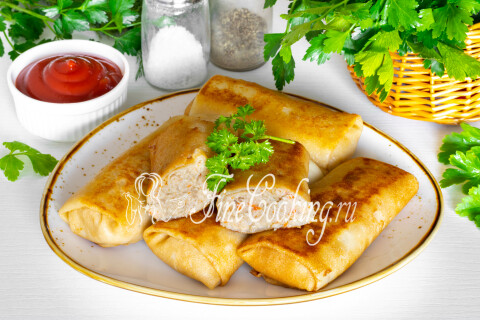 Блинчики с мясом, обжаренные с обеих сторон до румяной хрустящей корочки