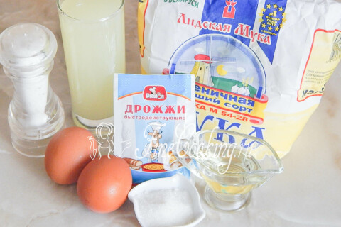 Продукты для теста «Утопленник»: мука, сыворотка, яйца, масло и дрожжи
