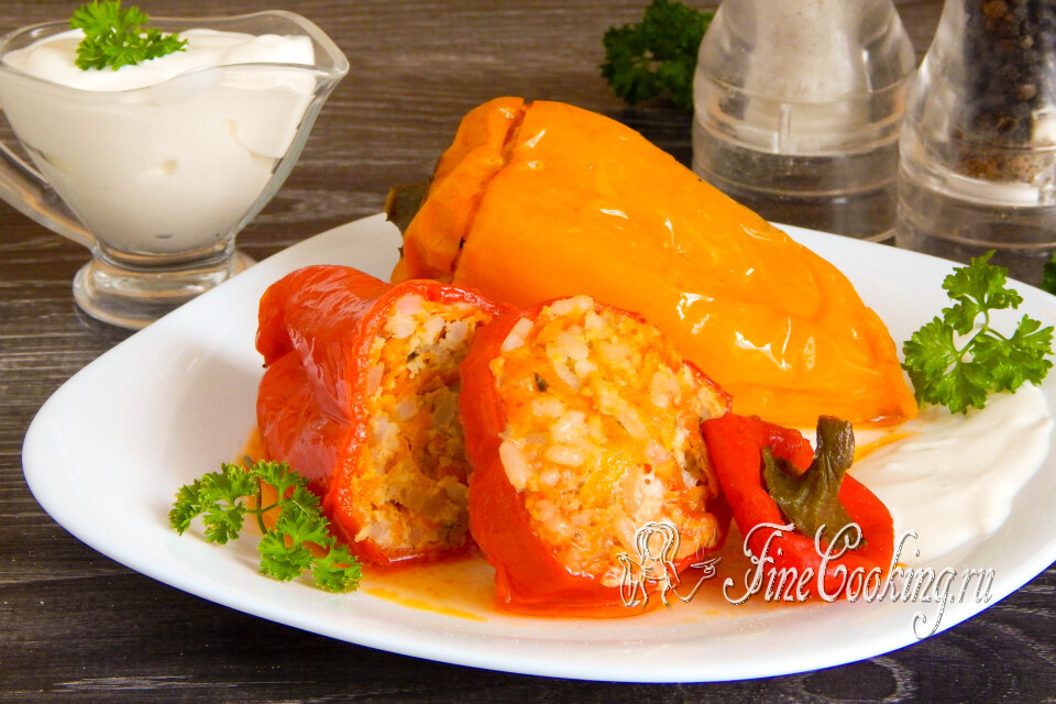 Фаршированный перец с мясом и рисом — готовое блюдо