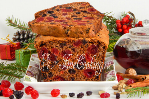 Йоркширский чайный кекс с вишней и изюмом, нарезанный к чаю