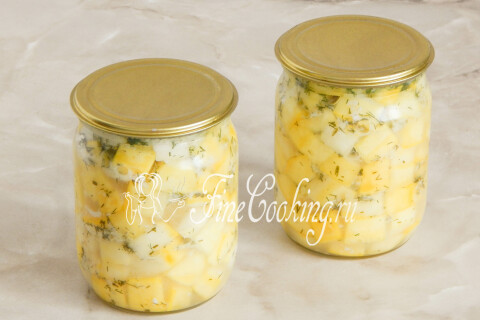 Банки с кабачками закатаны ключом или закручены крышками