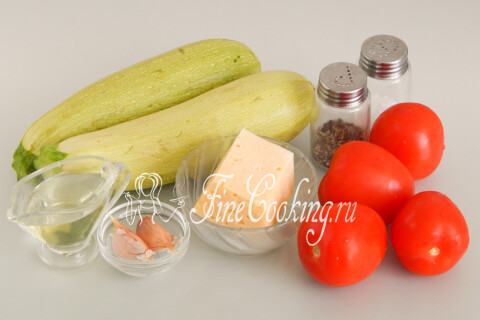 Продукты для кабачков с помидорами: кабачки, томаты, сыр и чеснок