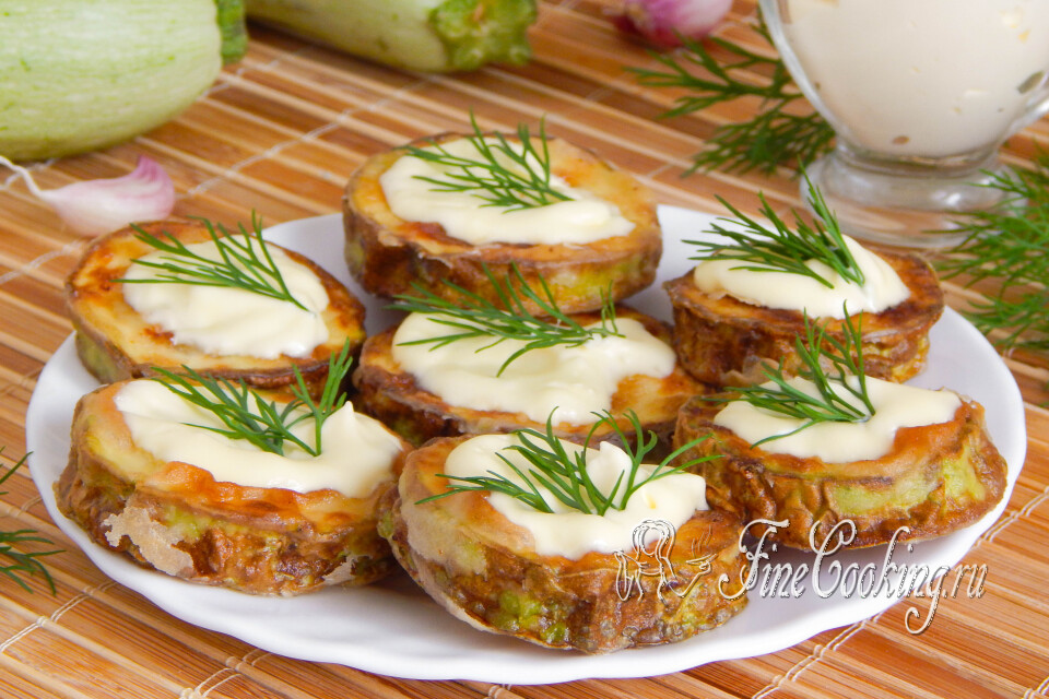 Жареные кабачки с чесноком и майонезом — готовое блюдо