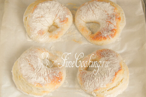 Московские калачи со светлой некрумяной корочкой на противне