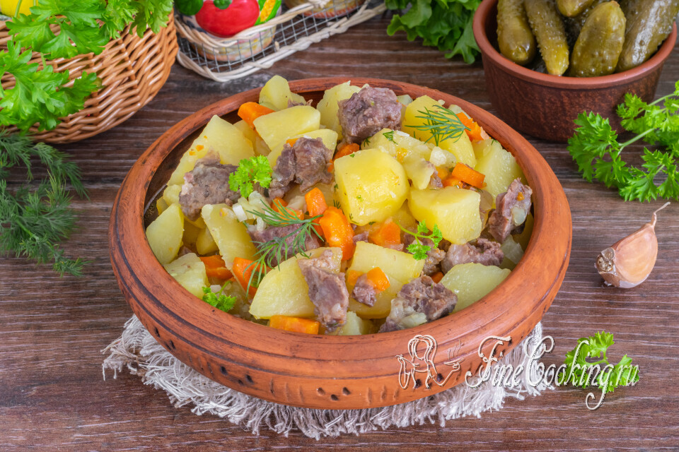 Картошка с тушенкой в мультиварке — готовое блюдо