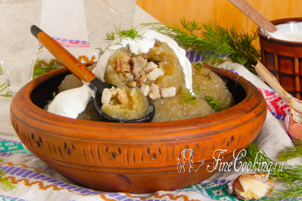 Клецки со свининой и грибами — готовое блюдо