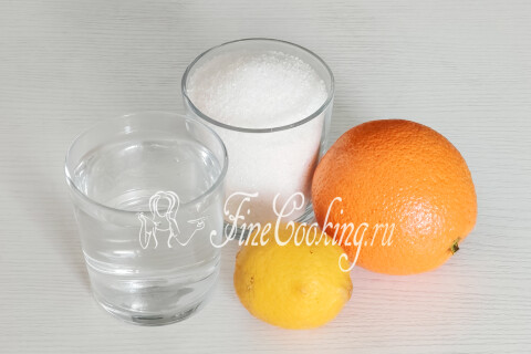 Продукты для компота из апельсинов: апельсины, вода, сахар и лимонный сок.