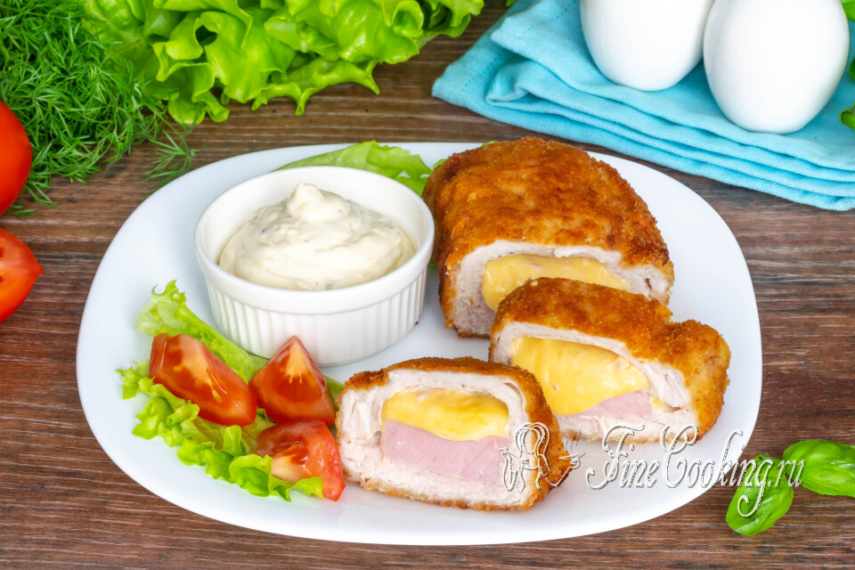 Кордон блю с ветчиной и сыром на сковороде (Le Cordon Bleu) — готовое блюдо