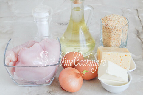 Продукты для куриных котлет Папараць-кветка: грудка, яйца, сыр, масло, сухари и лук