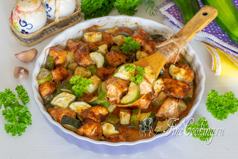 Курица с кабачками в духовке — готовое блюдо