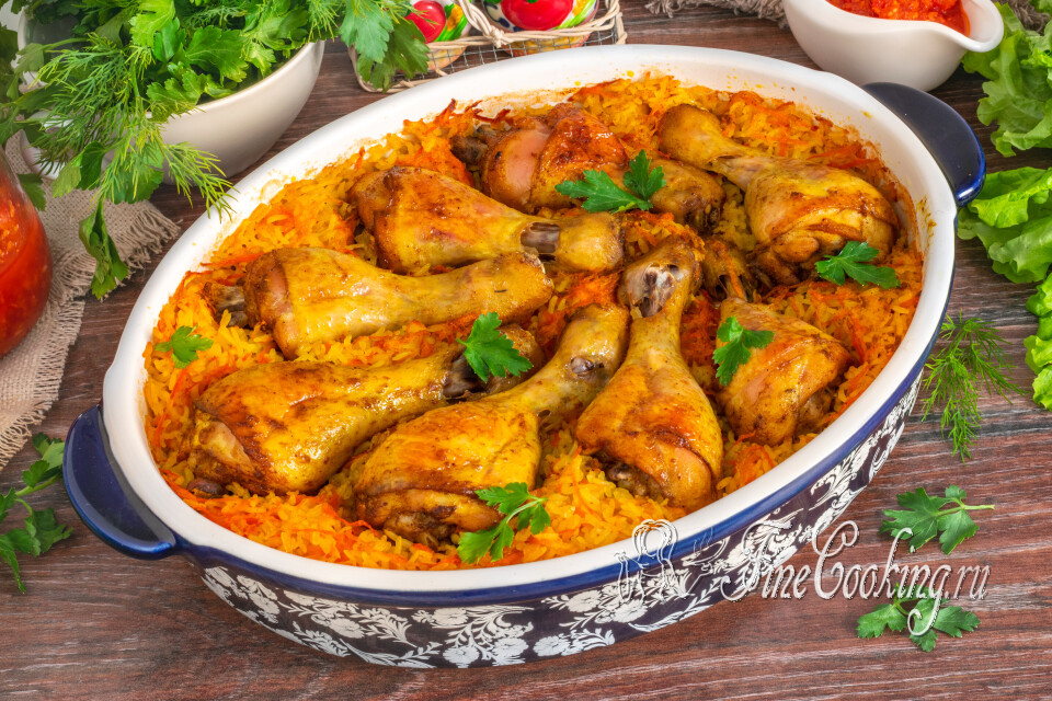 Курица с рисом и овощами в духовке — готовое блюдо