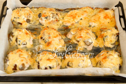 Куриные отбивные с сыром, запекаемые в разогретой духовке