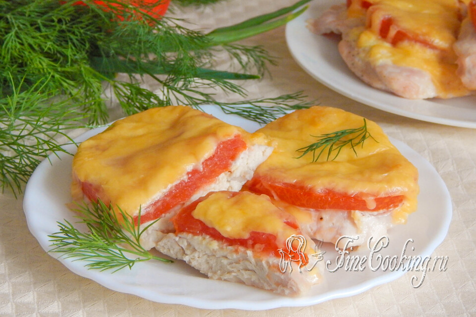 Куриные отбивные с помидорами и сыром — готовое блюдо