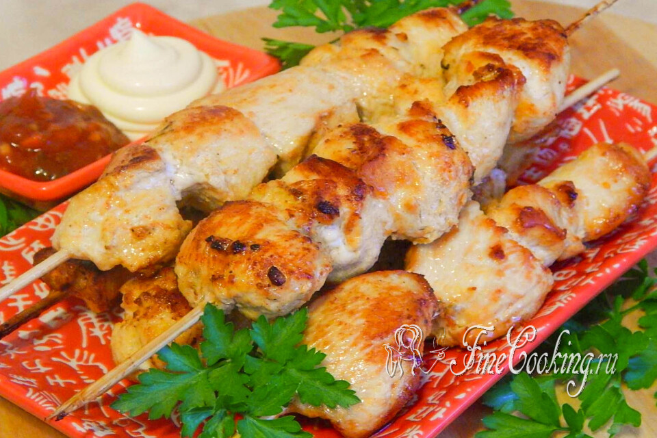 Куриные шашлычки на шпажках — готовое блюдо