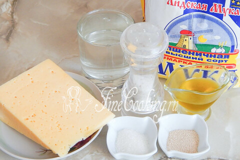 Продукты для лепёшек с сыром: мука, вода, дрожжи, соль, сахар и масло