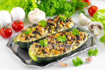 Лодочки из кабачков с курицей, грибами и сыром в духовке