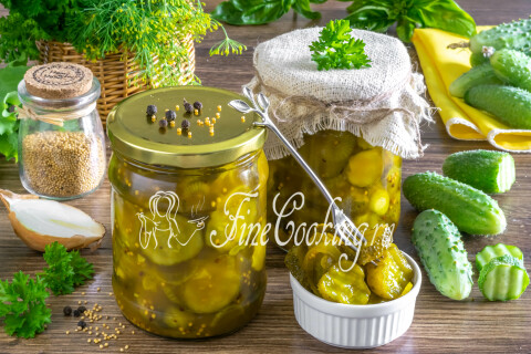Яркие бургершоны — маринованные огурцы для бургеров и сэндвичей