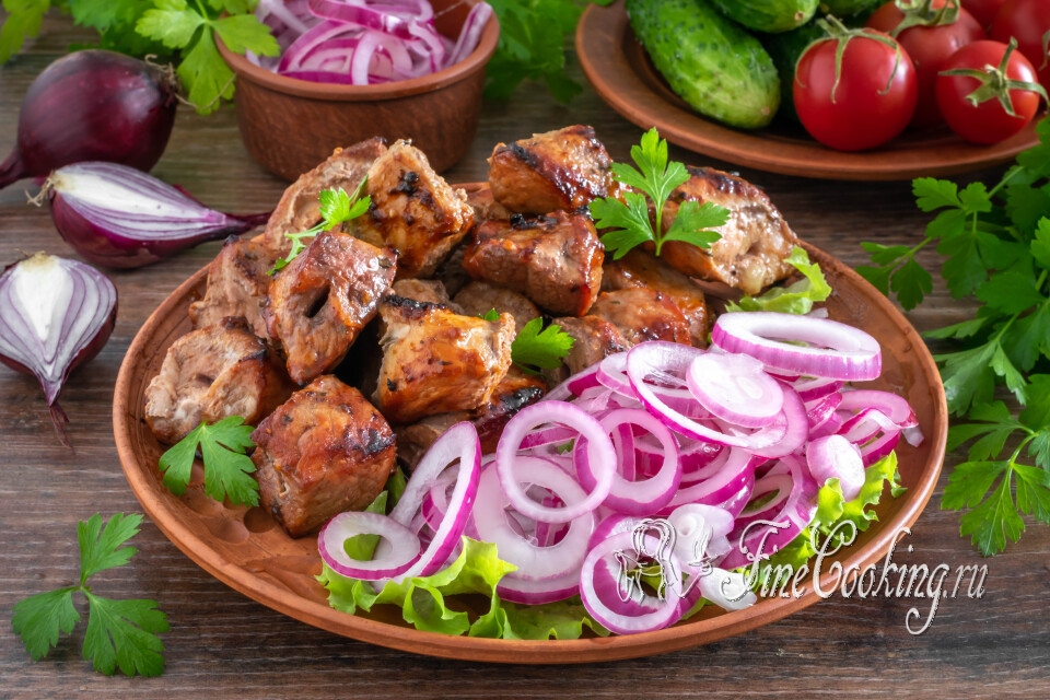 Маринованный лук к шашлыку — готовое блюдо