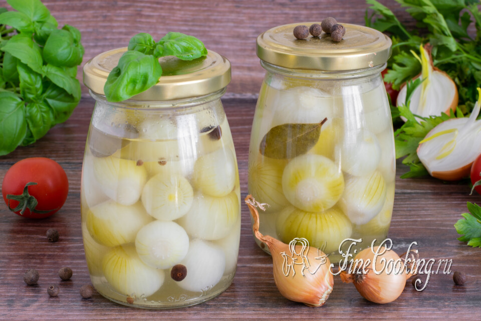 Маринованный лук на зиму в банках целиком — готовое блюдо