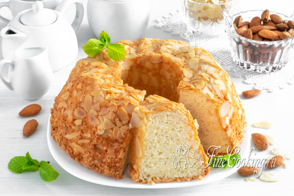Миндальный кекс на белках в духовке — готовое блюдо