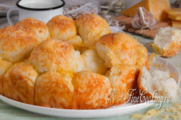 Обезьяний хлеб с сыром и чесноком