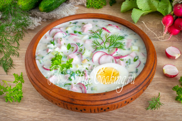 Окрошка с колбасой на кефире