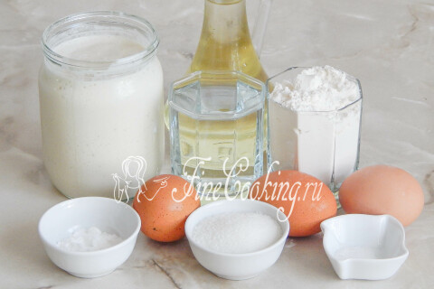 Продукты для оладий на закваске: закваска, мука, яйца, масло, сахар, соль и сода