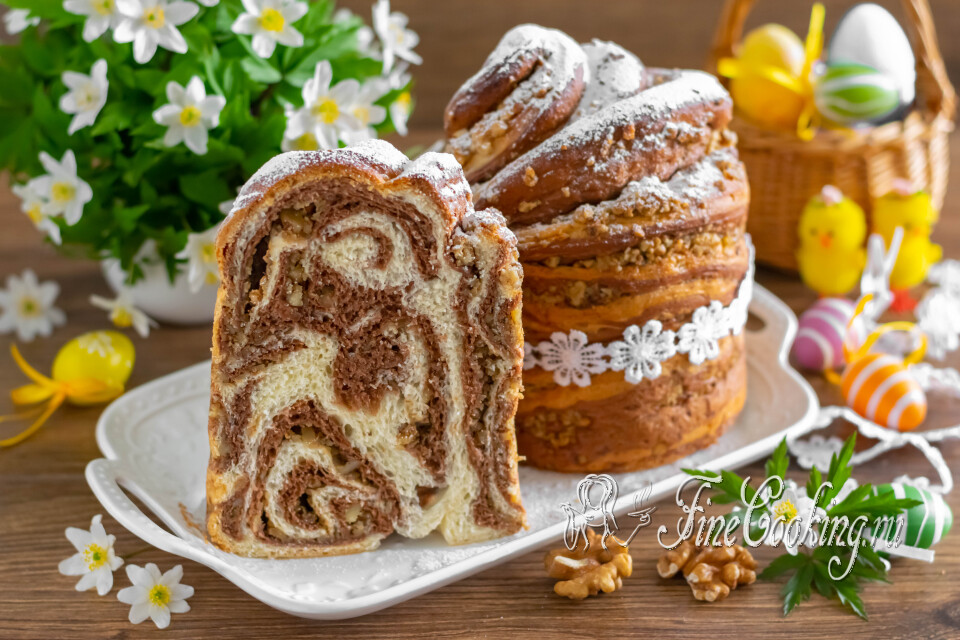 Пасхальный кулич мраморный с орехами в духовке — готовое блюдо