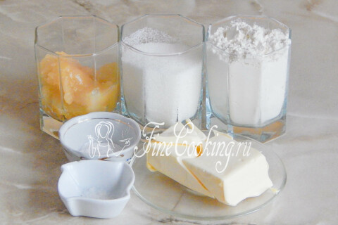 Продукты для медового печенья: мука, мёд, сливочное масло, сахар и разрыхлитель