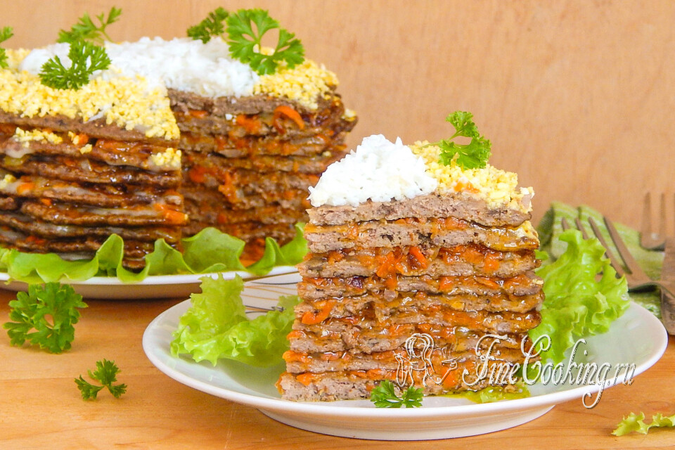 Печеночный торт из куриной печени — готовое блюдо