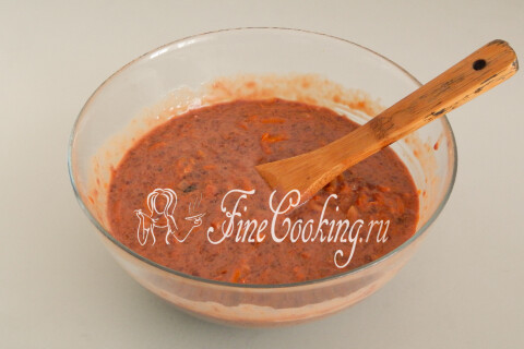 Готовая начинка из печени с овощами в глубокой миске.
