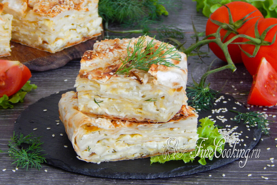 Пирог из лаваша с сыром и зеленью — готовое блюдо