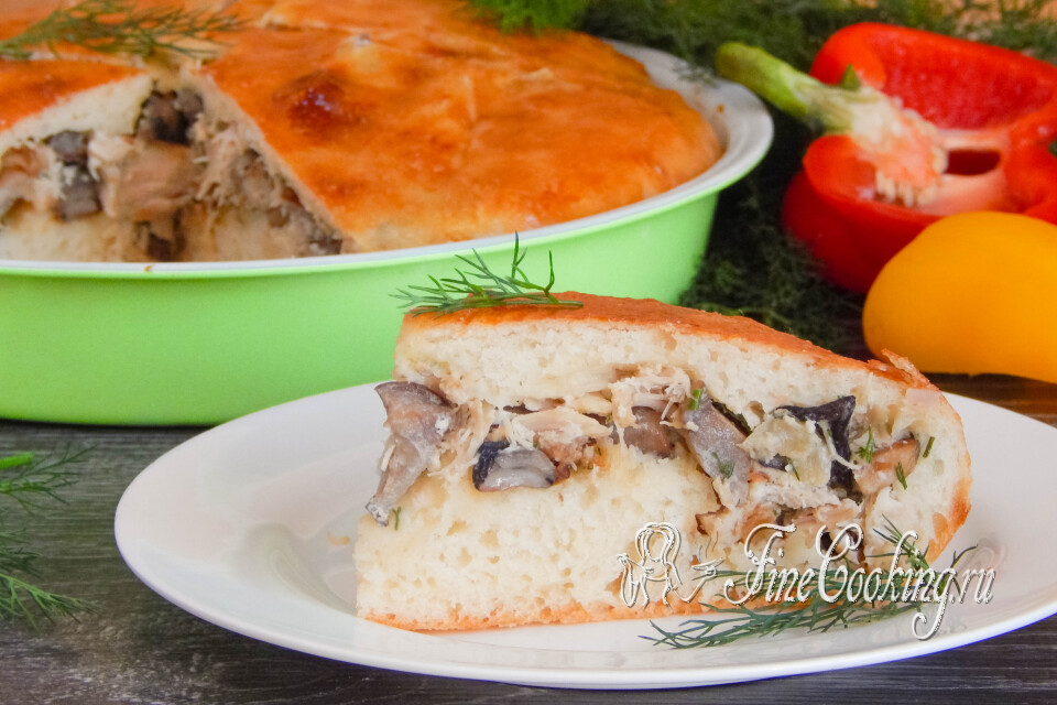 Пирог с курицей и грибами — готовое блюдо