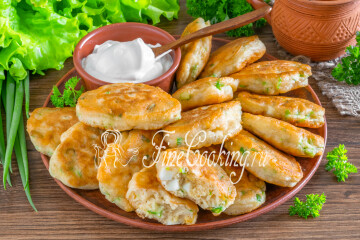 Пышные оладьи на кефире с яйцами и зеленым луком