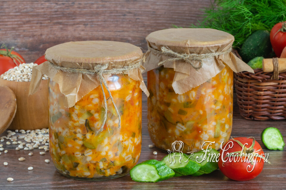 Рассольник с перловкой и свежими огурцами на зиму — готовое блюдо