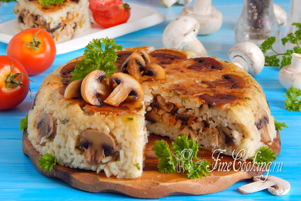 Рисовая запеканка с курицей и грибами в мультиварке — готовое блюдо