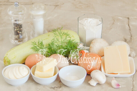Продукты для рулета: кабачок, яйца, шампиньоны, сыр, лук и майонез