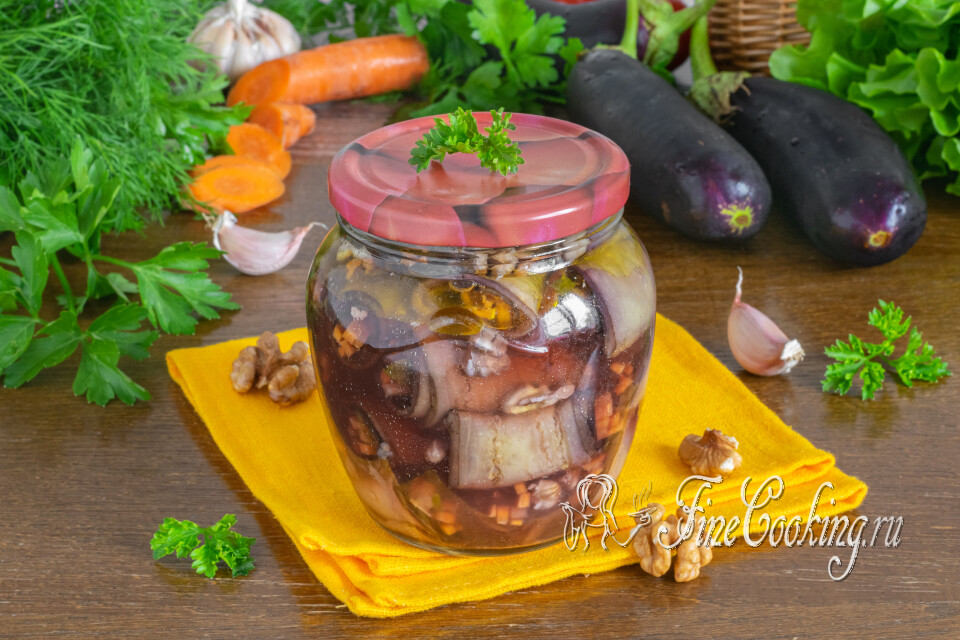 Рулетики из баклажанов с морковью, орехами и чесноком на зиму — готовое блюдо
