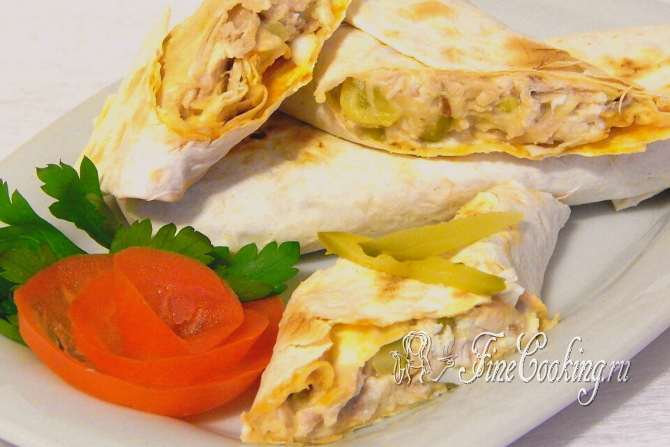 Рулетики из лаваша с курицей — готовое блюдо