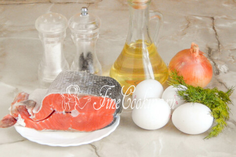 Продукты для начинки: филе красной рыбы, куриные яйца, лук и укроп