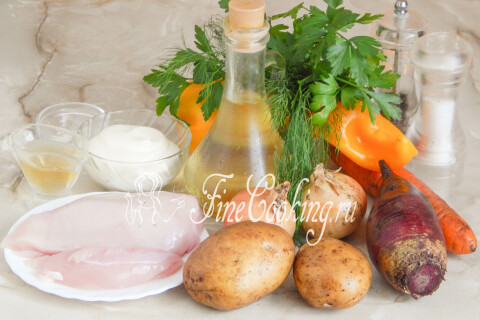 Продукты для салата Чафан: куриная грудка, свёкла, морковь, перец, картофель и зелень