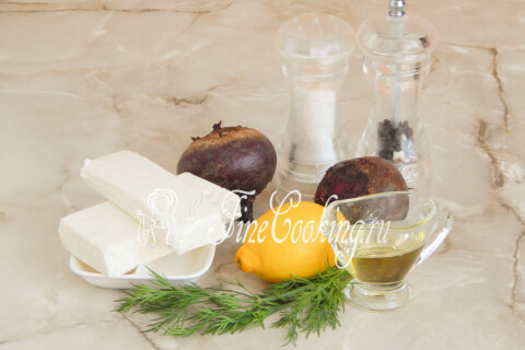Продукты для салата: свекла, сыр фета, растительное масло, лимонный сок и укроп