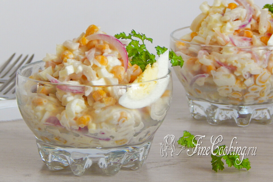 Салат с кальмарами и рисом — готовое блюдо