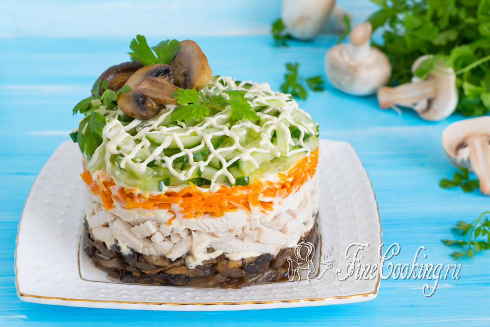 Салат с корейской морковью и курицей — готовое блюдо