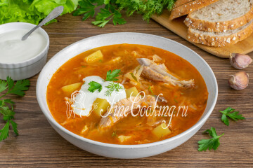 Щи из свежей капусты со свининой