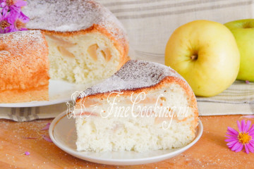 Шарлотка с яблоками в мультиварке