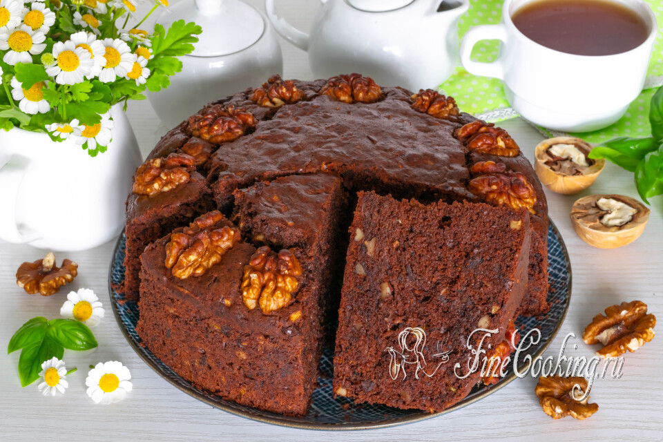Шоколадный пирог с кабачком и орехами в духовке — готовое блюдо