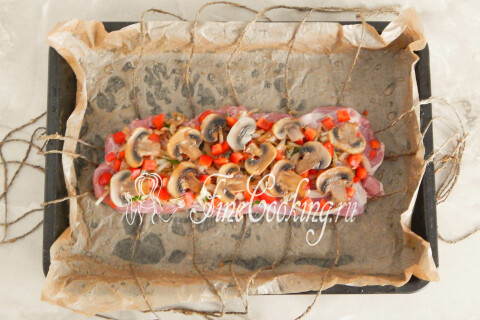 Пластинки жареных шампиньонов, уложенные следующим слоем