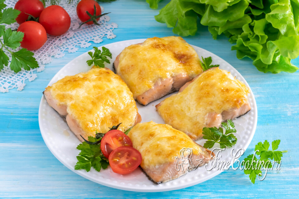 Сочная горбуша, запеченная с сыром в духовке — готовое блюдо